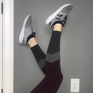 Aerie cute maroon and gray pattern leggings!!